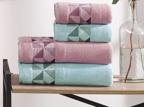 TRIANGLE PEMBE HAVLU 50*90 1