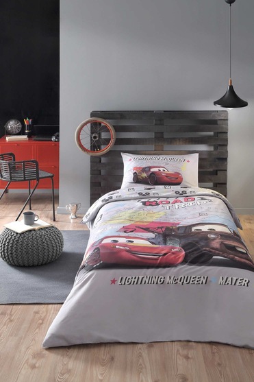 DSNY YAT.ORT. RF TK GRI CARS ON THE ROAD 1