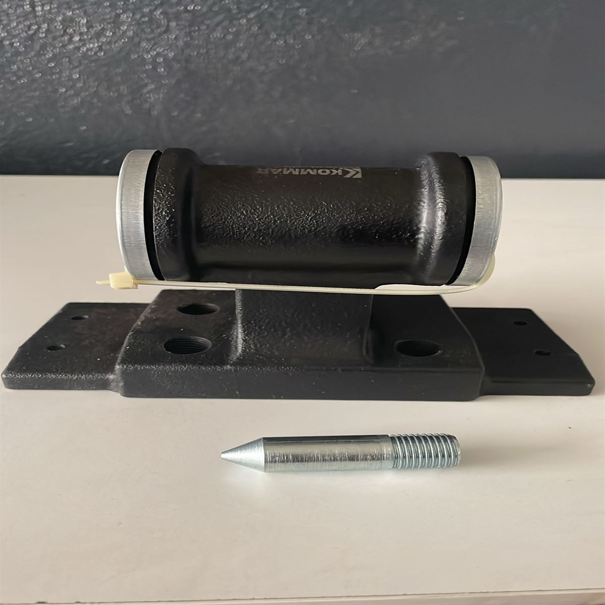 RVI 420 KABİN KULAĞI ÖN 5010552266/5010228902 1