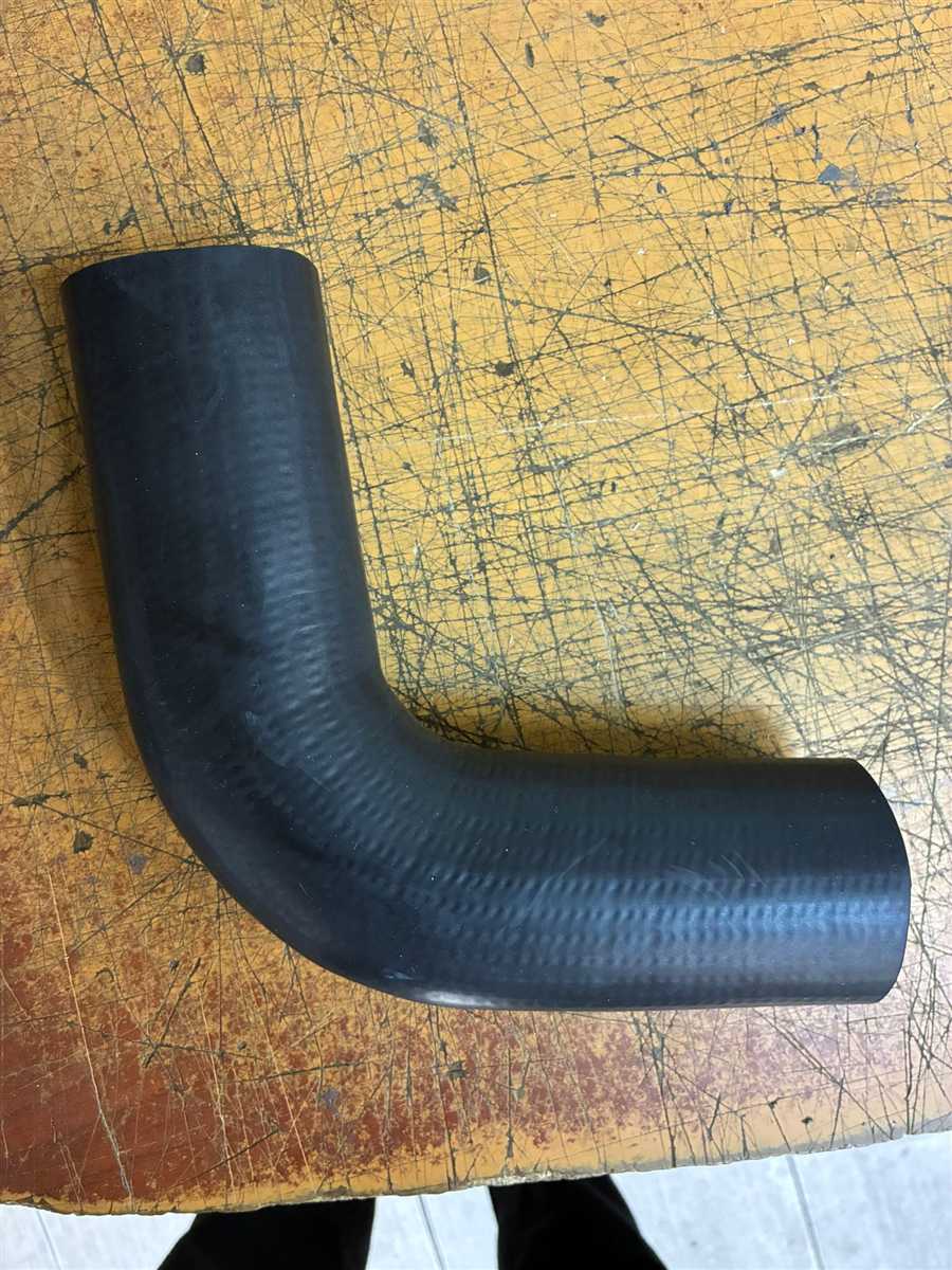 Q48X100X100 OTOKARDİRSEK HORTUM 1