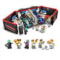LEGO CİTY 60444 F1 GARAGE MERCEDES AMG ALPİNE CARS 678 PARÇA 7+ 4