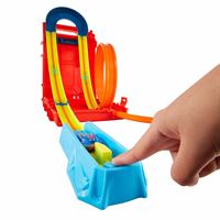 HOT WHEELS HDX78 TRACK BUİLDER BENZİN BİDONU ARABA YARIŞ AKROBASİ SETİ 4+ 3
