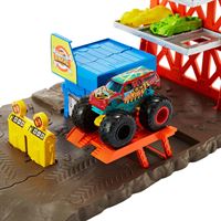 HOT WHEELS HFB12 MONSTER TRUCKS PATLAMA İSTASYONU 1