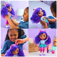 SPİN MASTER GABBYS DOLLHOUSE 6070859 ÖZELLİKLİ BEBEK SESLİ 33 CM 3+ 4