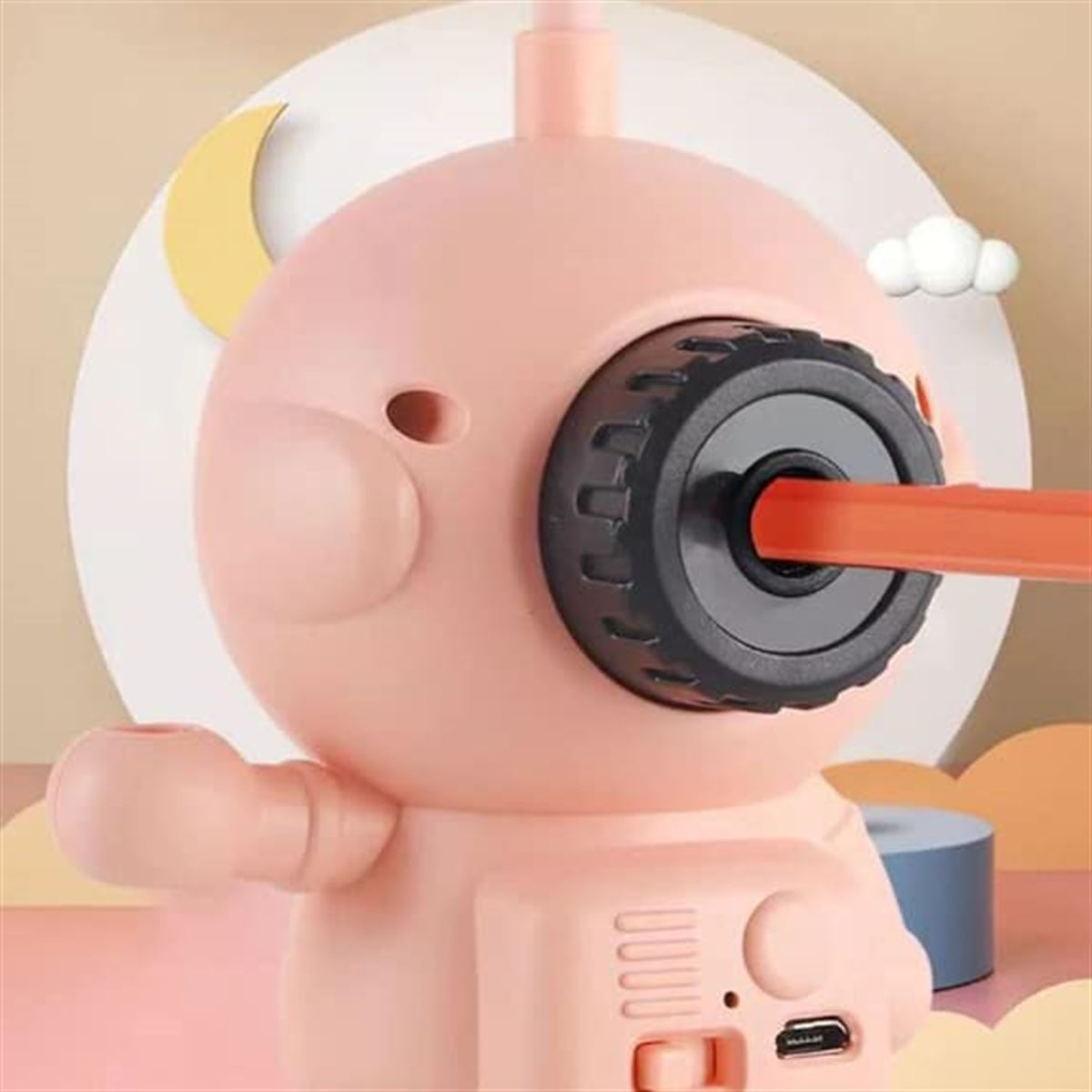 YLZ MASA LAMBASI 476 ASTRONAUT KALEMTIRAŞLI LED USB KABLOLU 1