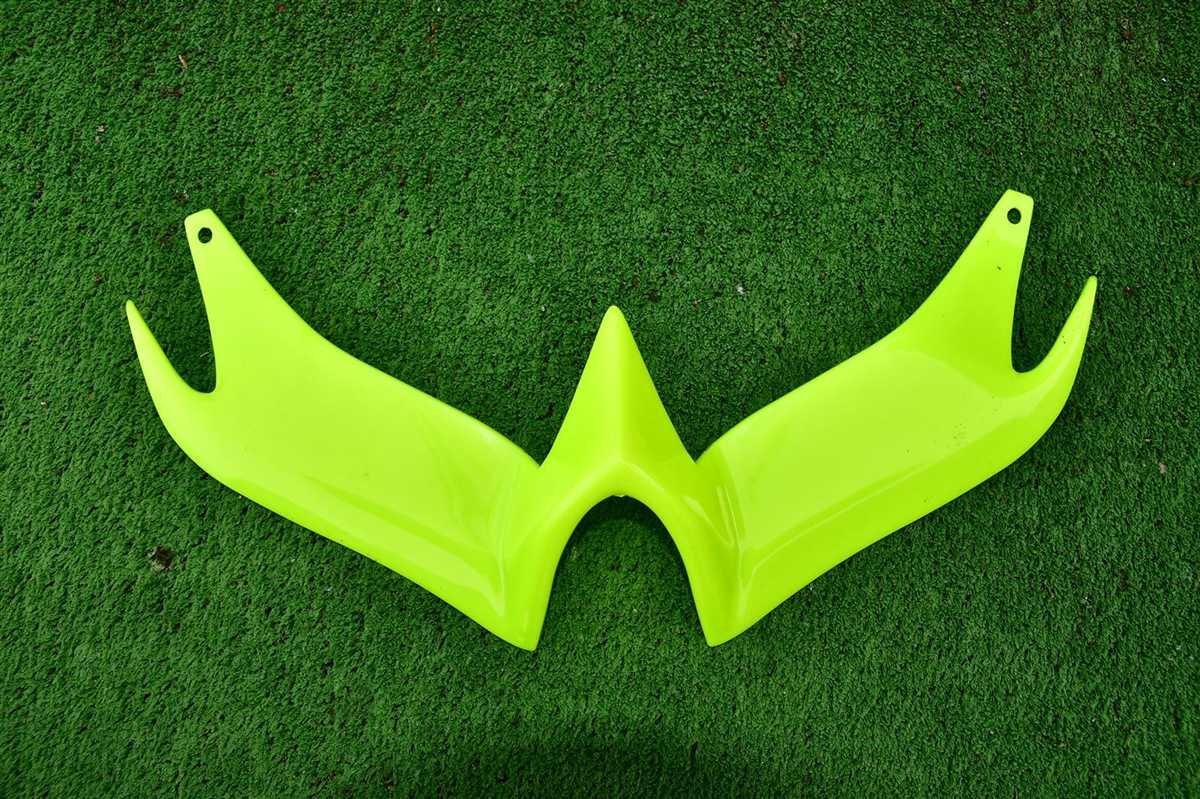 Yamaha YZF R25 Far Altı Winglet Yeşil 1
