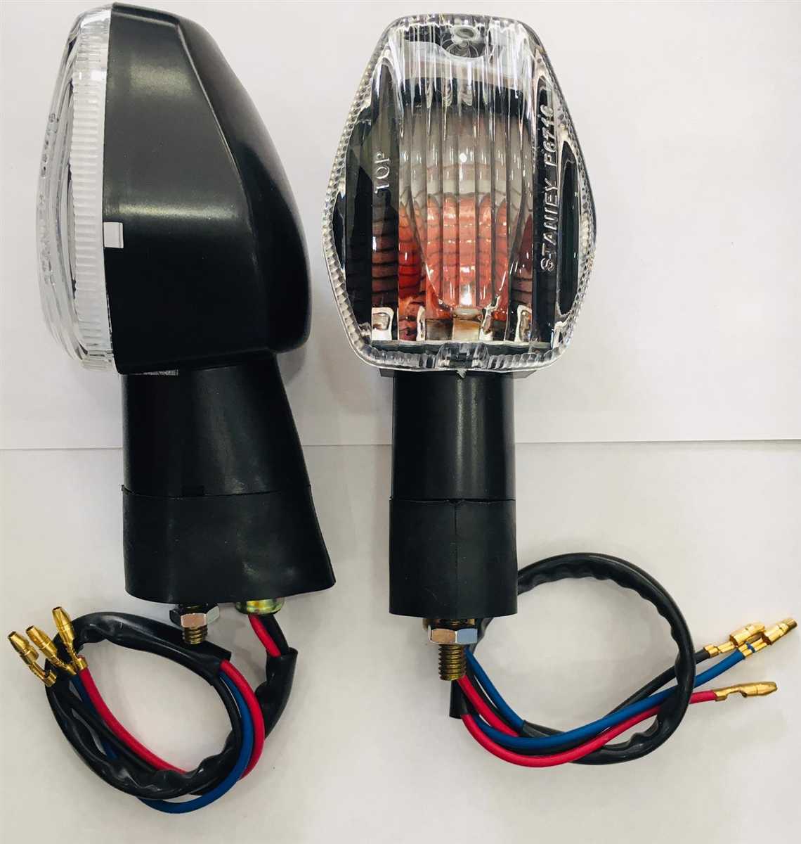 600 RR Sinyal Takımı Beyaz Cam 1