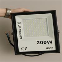 200W PROJEKTÖR 1