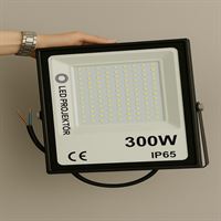 300W PROJEKTÖR 1