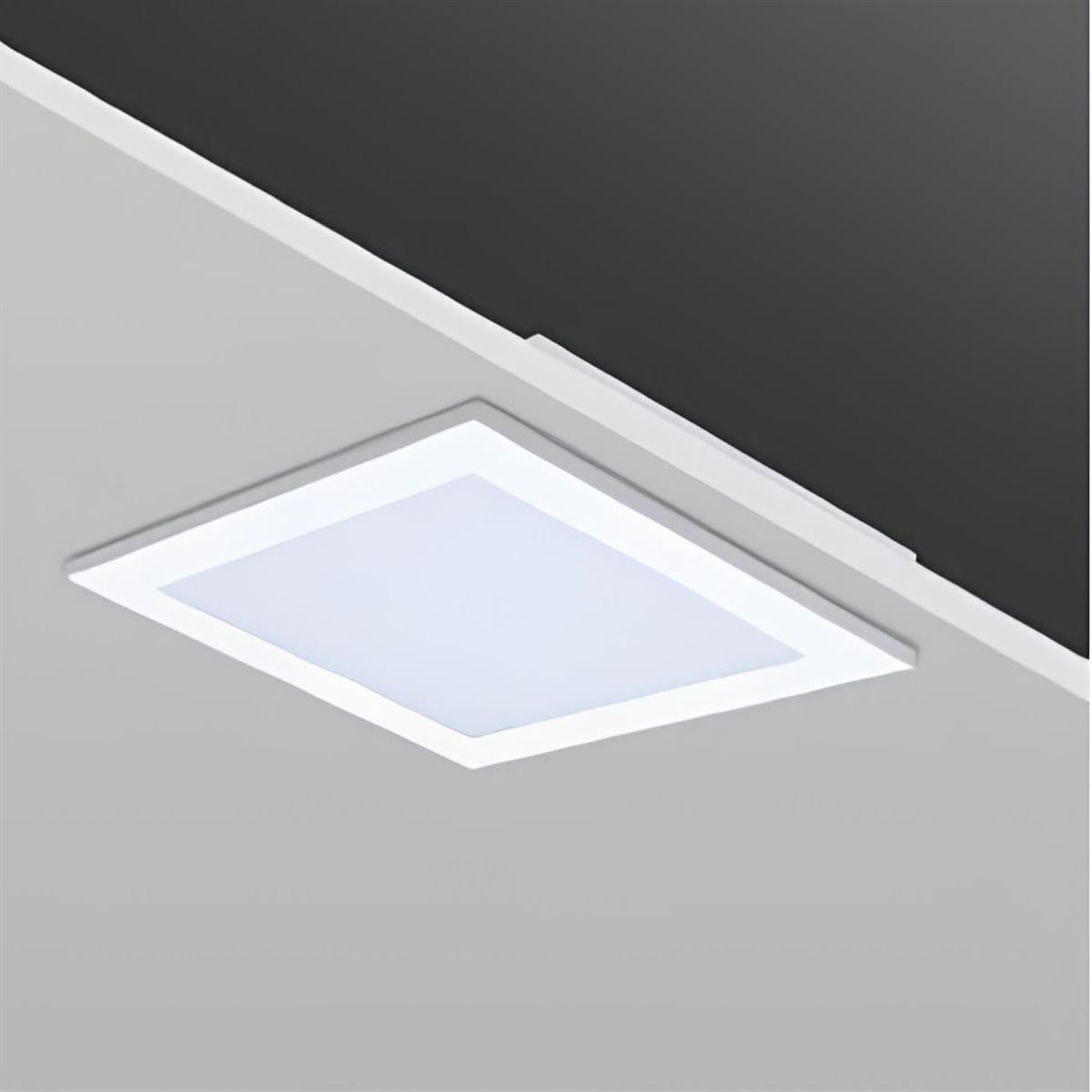 BACKLIGHT CLIP-IN 18W 6000K ENEC STD DRV 30*30 3h 1